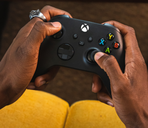 Xbox : la manette sans fil et son adaptateur Windows à prix cassé chez Amazon